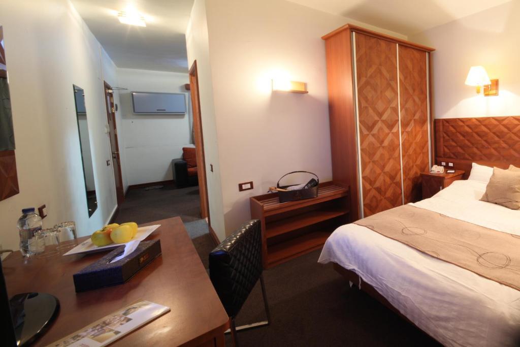 Plasma Hotel Tripoli Trípoli Quarto foto